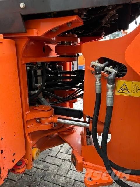 Hitachi ZW 180-6 Gumikerekes homlokrakodók