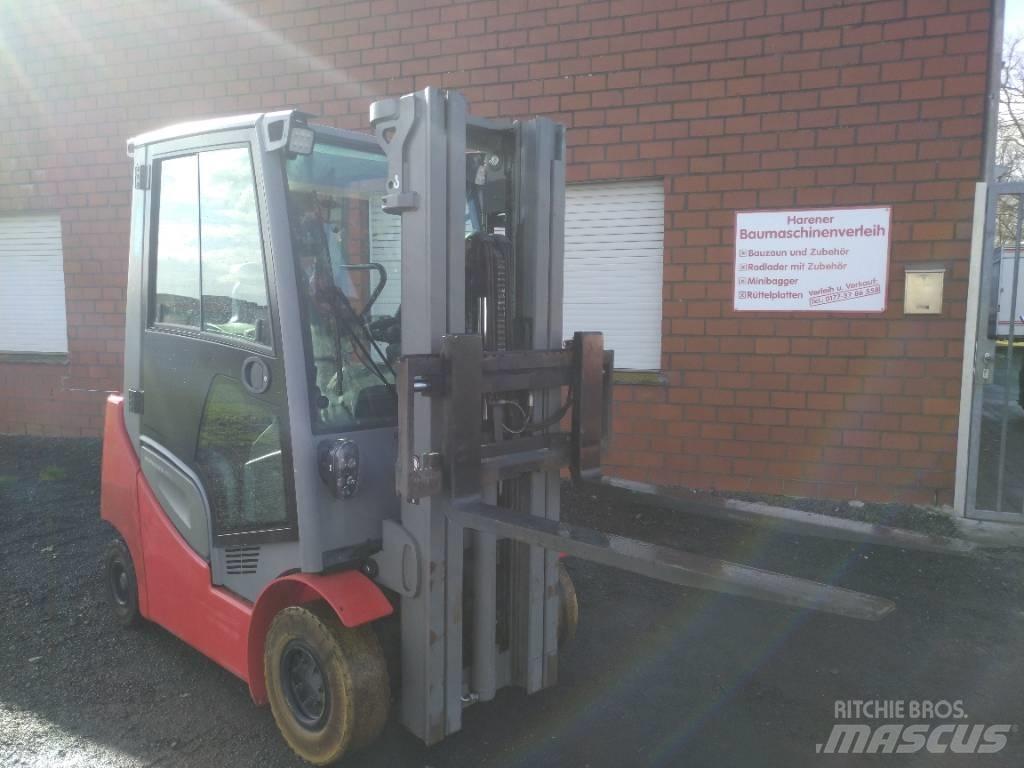 Jungheinrich TFG 320 Gázüzemű targoncák