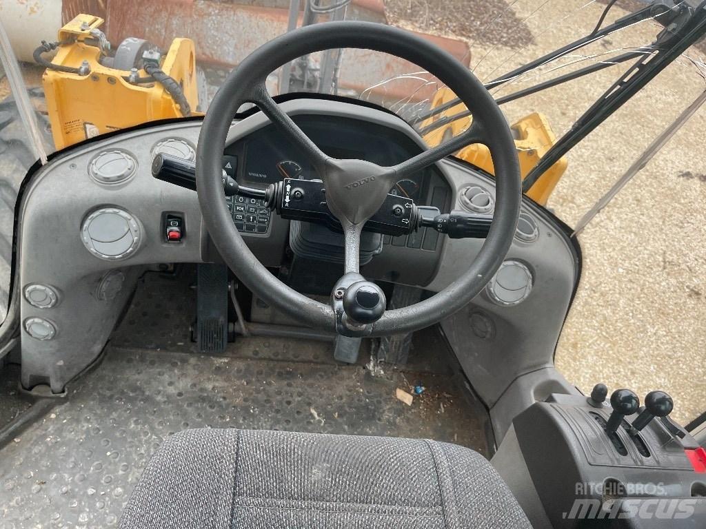 Volvo L 90 G Gumikerekes homlokrakodók