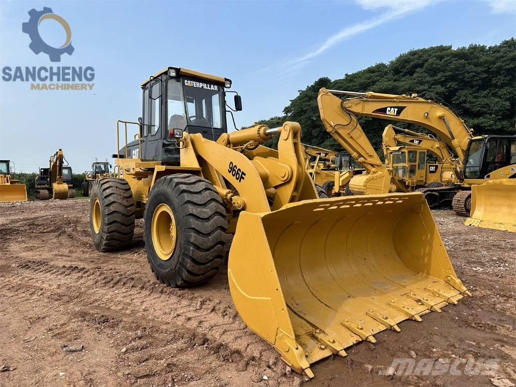 CAT 966 F Gumikerekes homlokrakodók