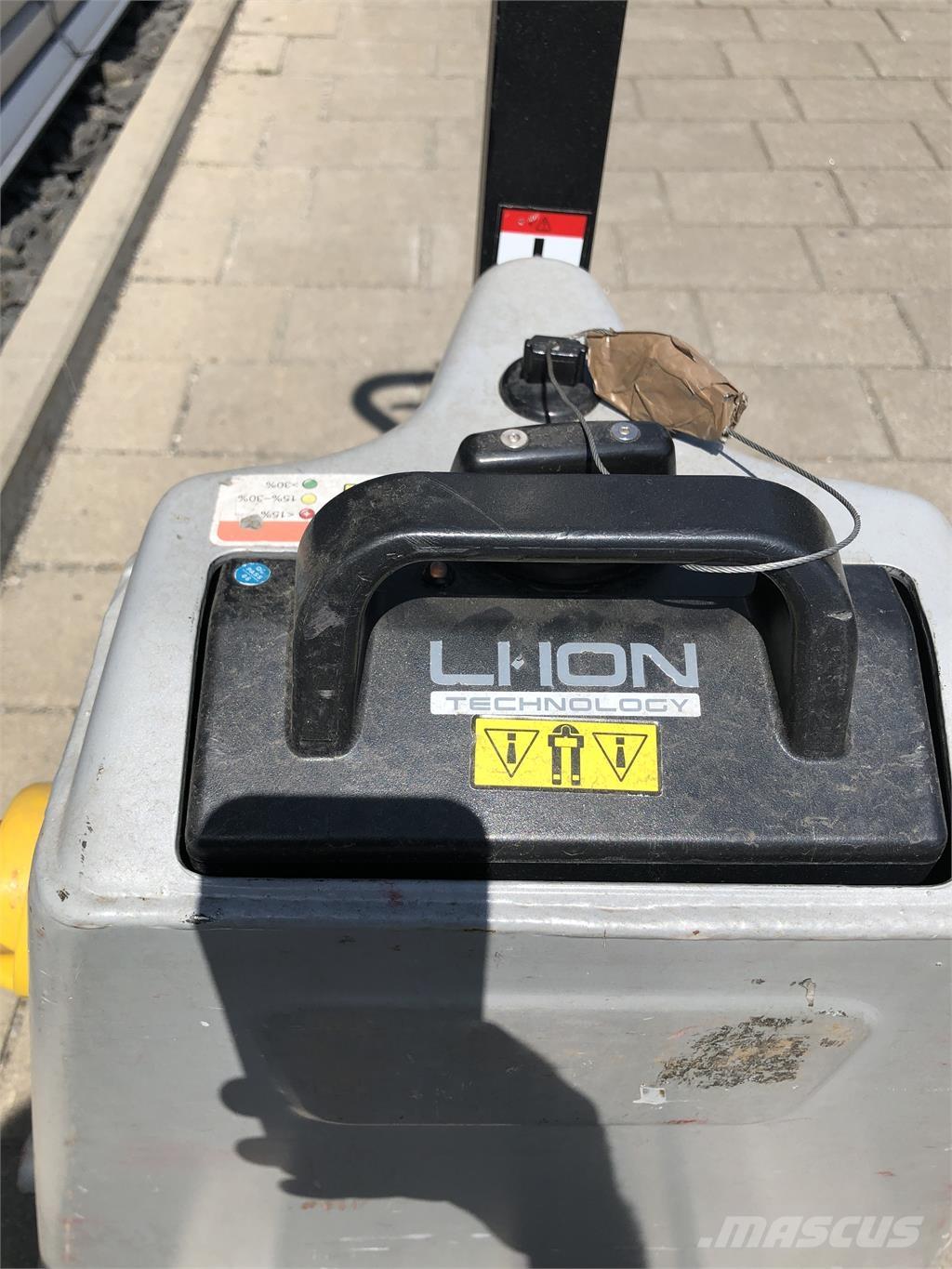 Still ECH 12 C Gyalogkíséretű targonca