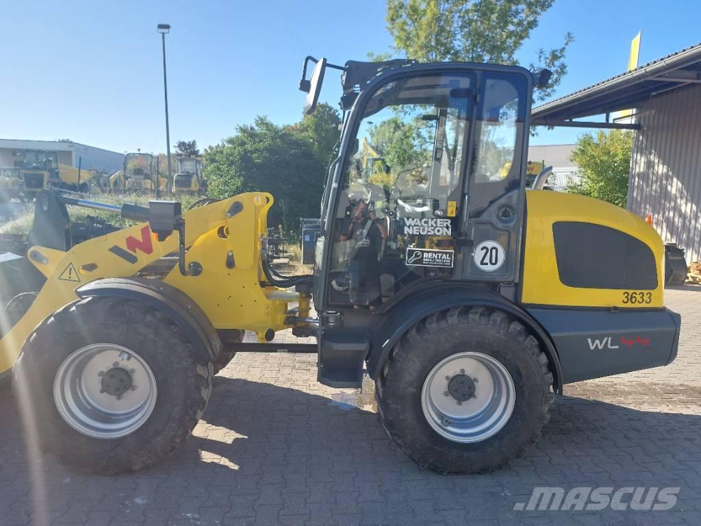 Wacker Neuson WL44 Gumikerekes homlokrakodók