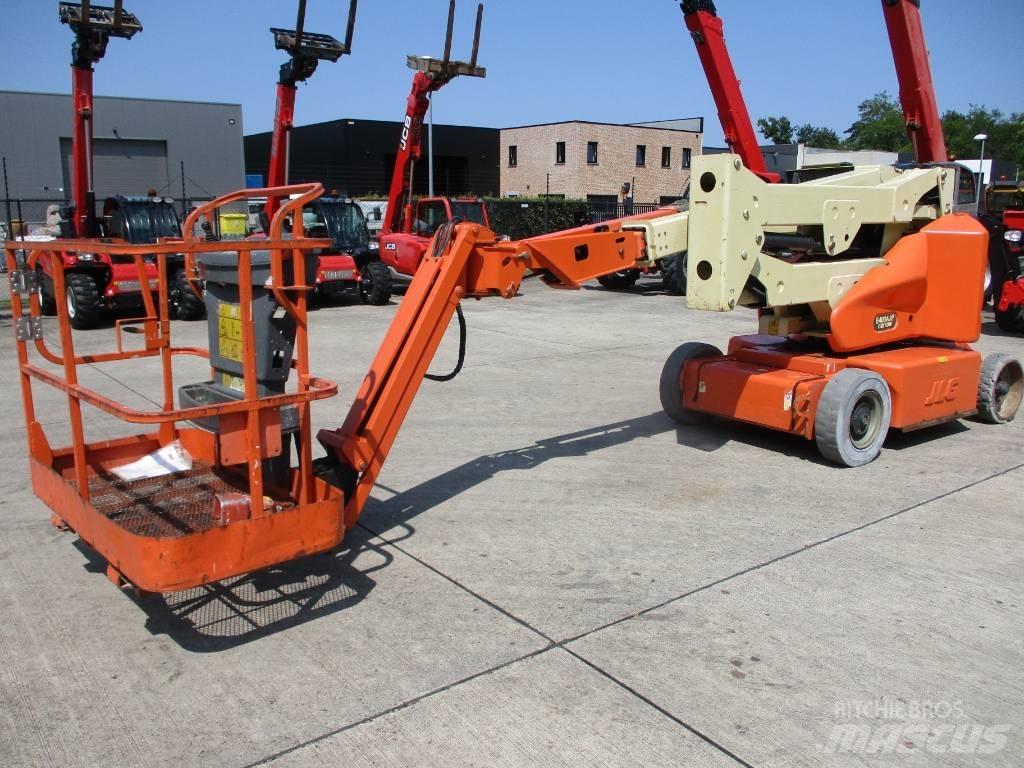 JLG E 400 AJPN (146) Karos emelők
