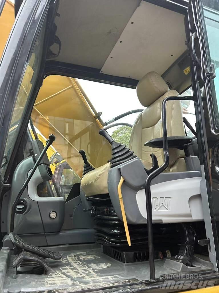CAT 320 D Lánctalpas kotrók