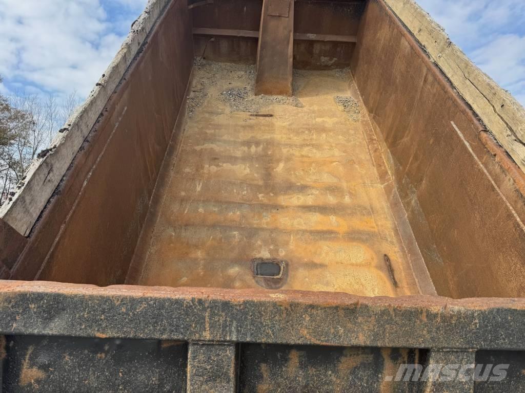 Mack RD 688 S Billenő teherautók