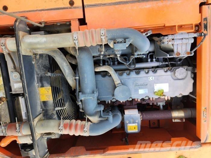 Doosan DX 140 W Gumikerekes kotrók