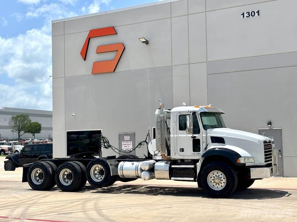 Mack Granite GU 813 Nyergesvontatók