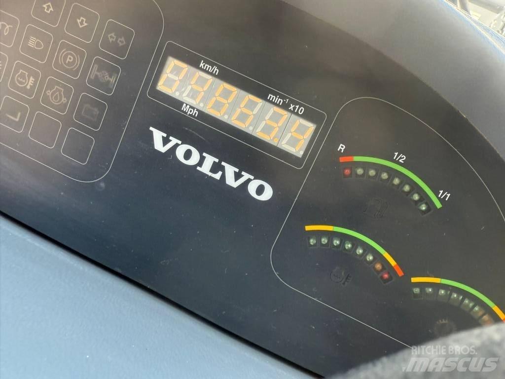 Volvo L 30 B, L30 Gumikerekes homlokrakodók