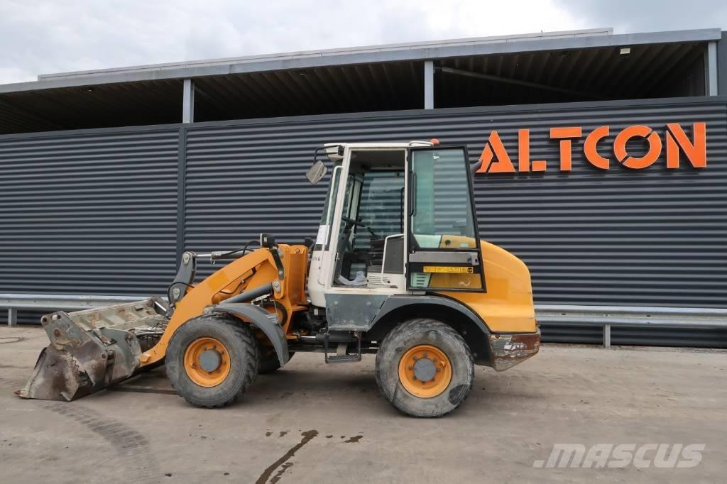 Liebherr L 506 Gumikerekes homlokrakodók