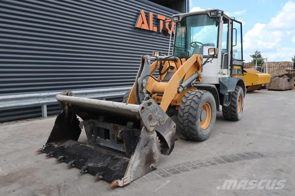 Liebherr L 506 Gumikerekes homlokrakodók