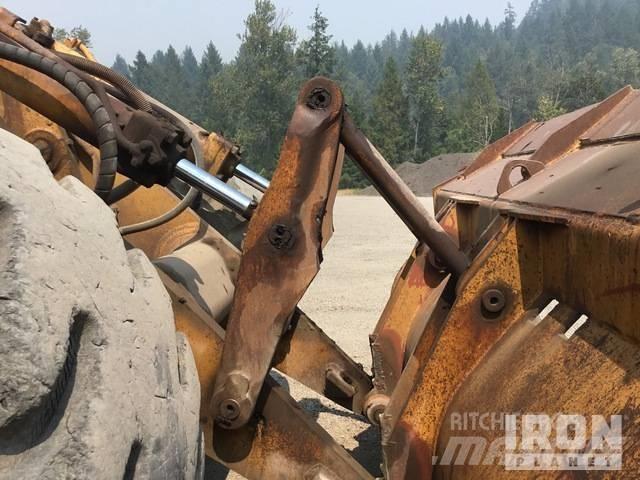 CAT 980 B Gumikerekes homlokrakodók