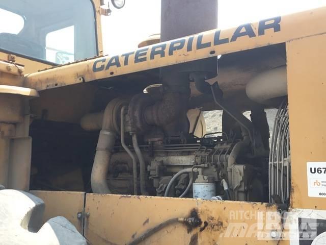 CAT 980 B Gumikerekes homlokrakodók