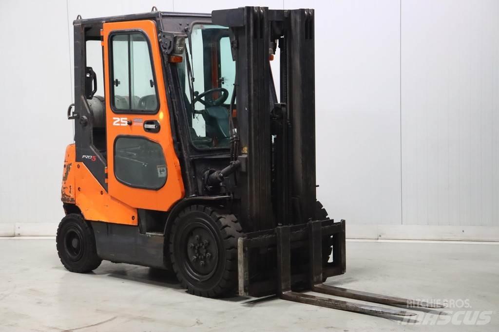Doosan G25E-5 Gázüzemű targoncák