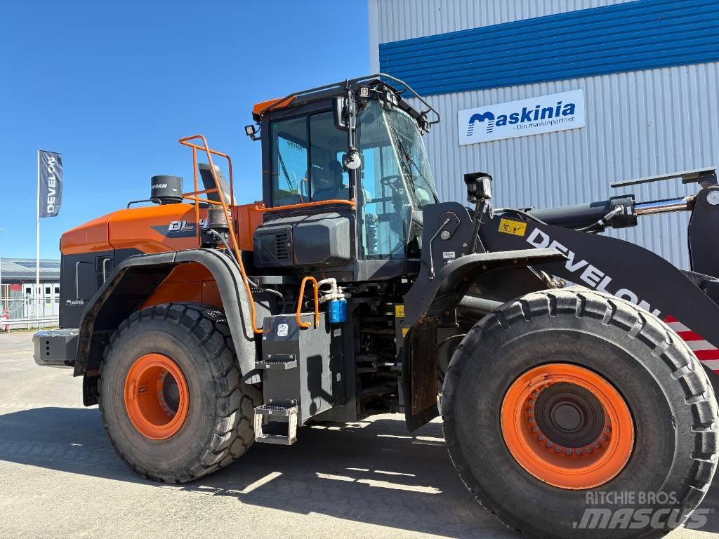 Develon DL480-7 Gumikerekes homlokrakodók