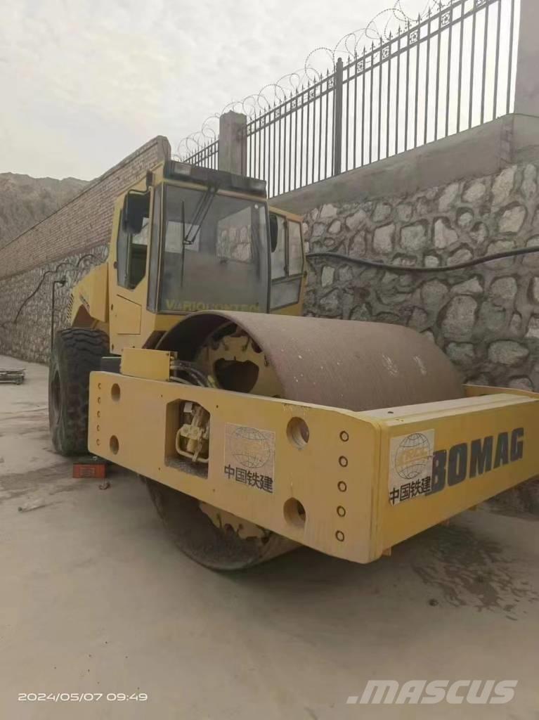 Bomag bw225d-3 Ikerdobos hengerek