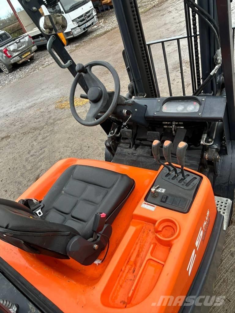 Doosan G 25 GP Plus Gázüzemű targoncák