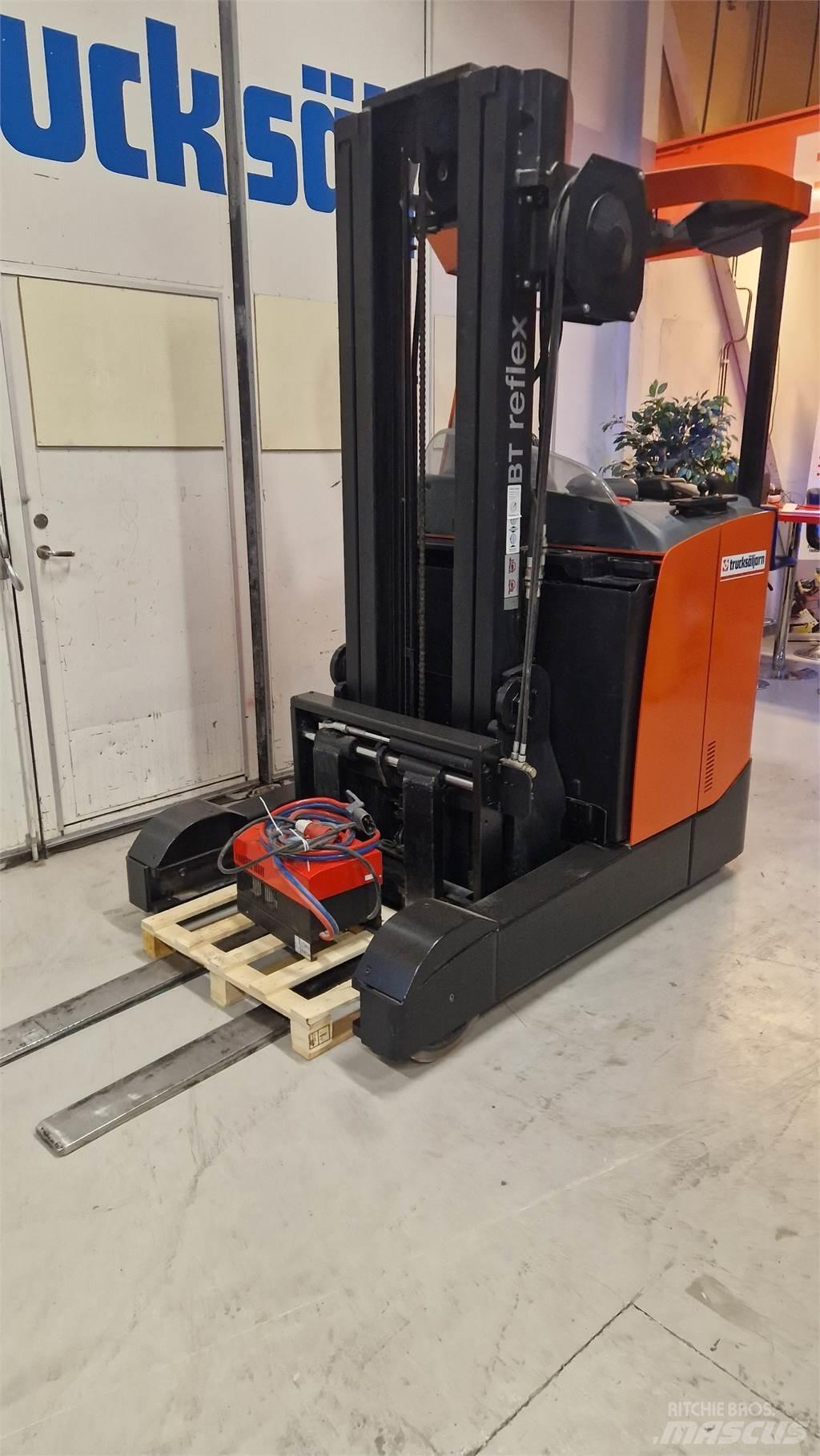 BT RRE200E Tolóoszlopos targonca