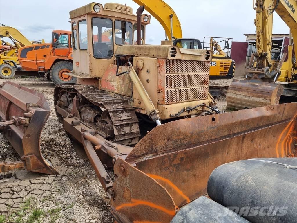 CAT T 130 lánctalpas dózerek