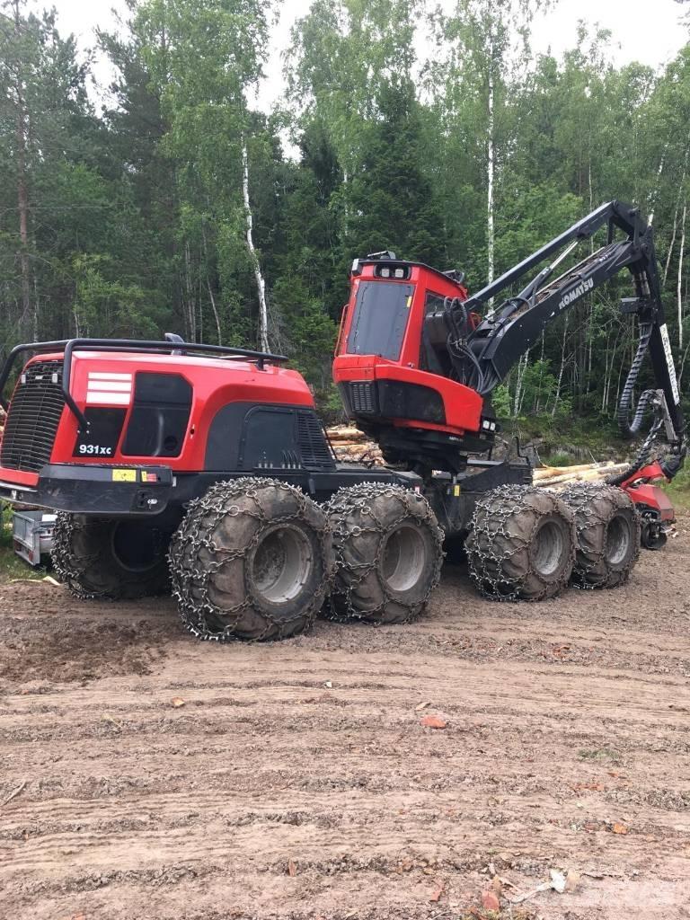 Komatsu 931 XC Betakarítók