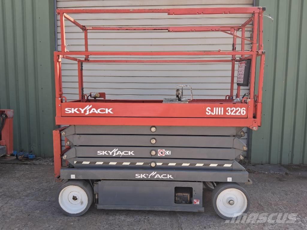 SkyJack SJ III 3226 Ollós emelők