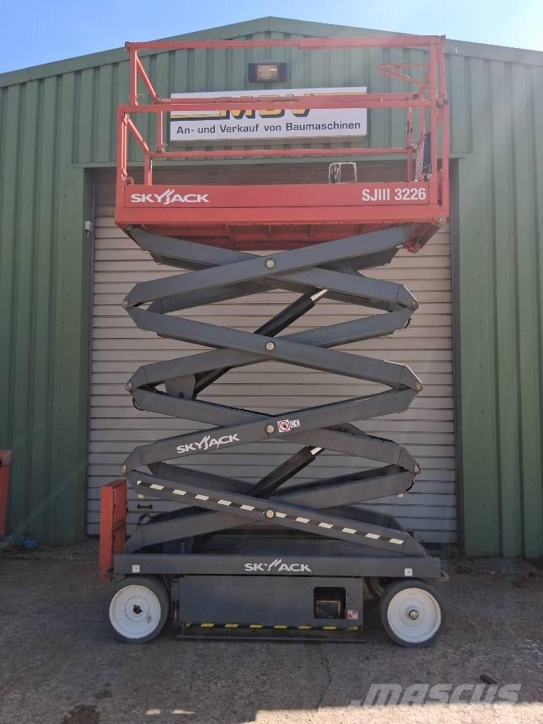 SkyJack SJ III 3226 Ollós emelők