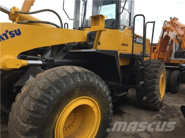 Komatsu WA 380 Gumikerekes homlokrakodók
