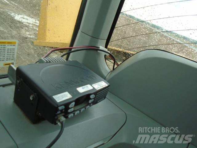 CAT 938M Gumikerekes homlokrakodók