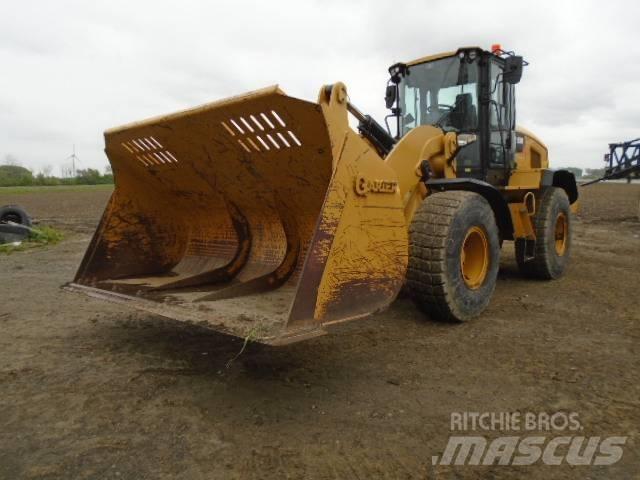 CAT 938M Gumikerekes homlokrakodók