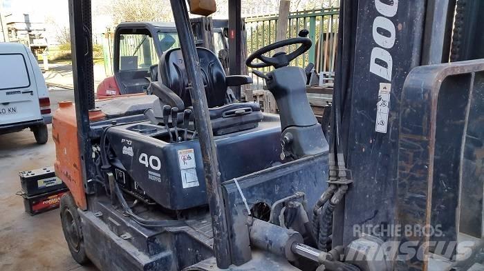 Doosan D40 SC-5 Dízel targoncák
