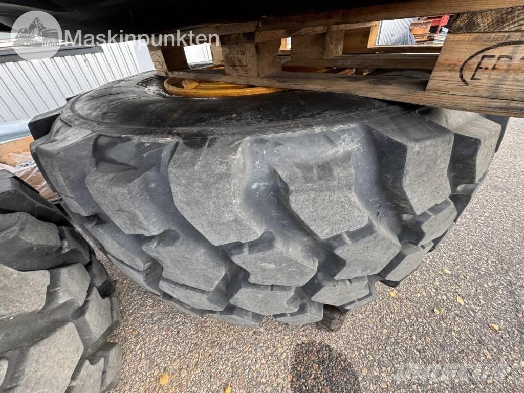 Trelleborg EMR1030 Gumiabroncsok, kerekek és felnik