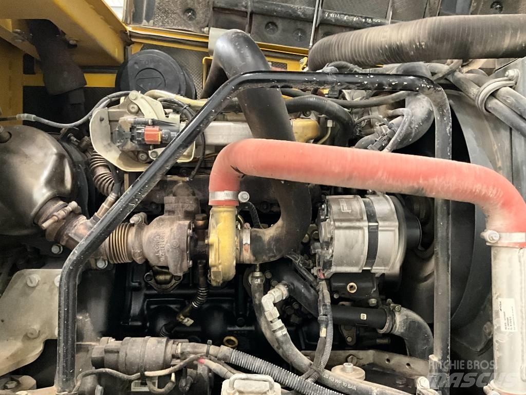 Neuson EW 100 Gumikerekes kotrók