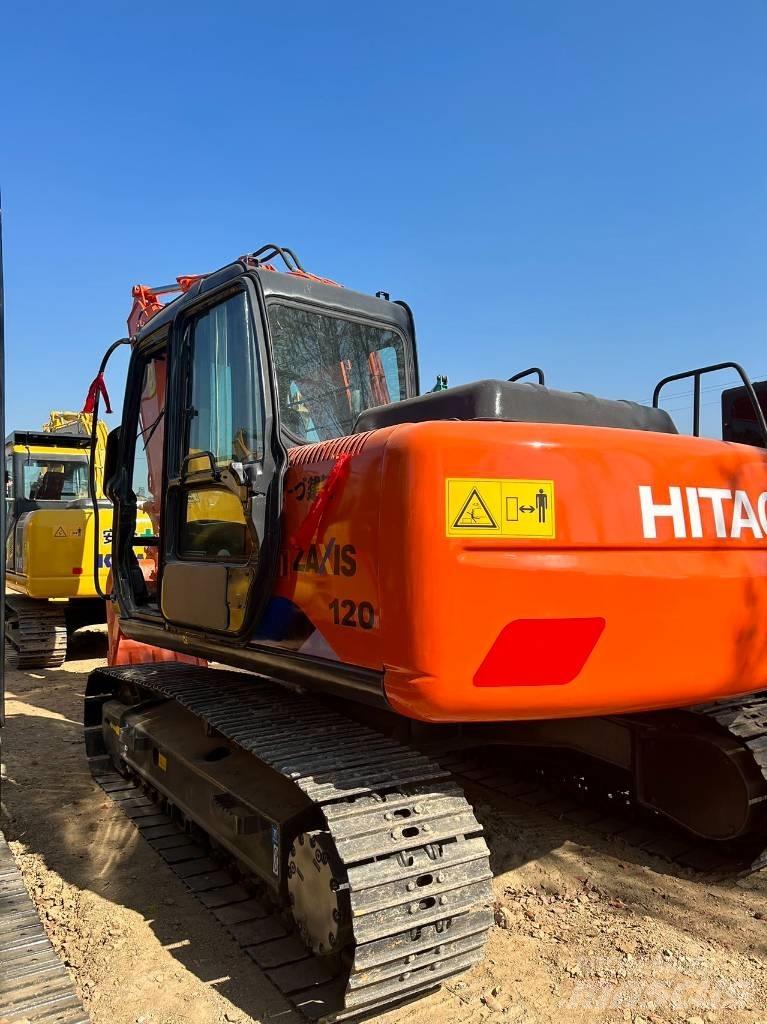 Hitachi ZX 120 Közepes (midi) kotrók 7 t - 12 t