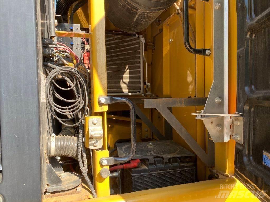 CAT 324E Lánctalpas kotrók