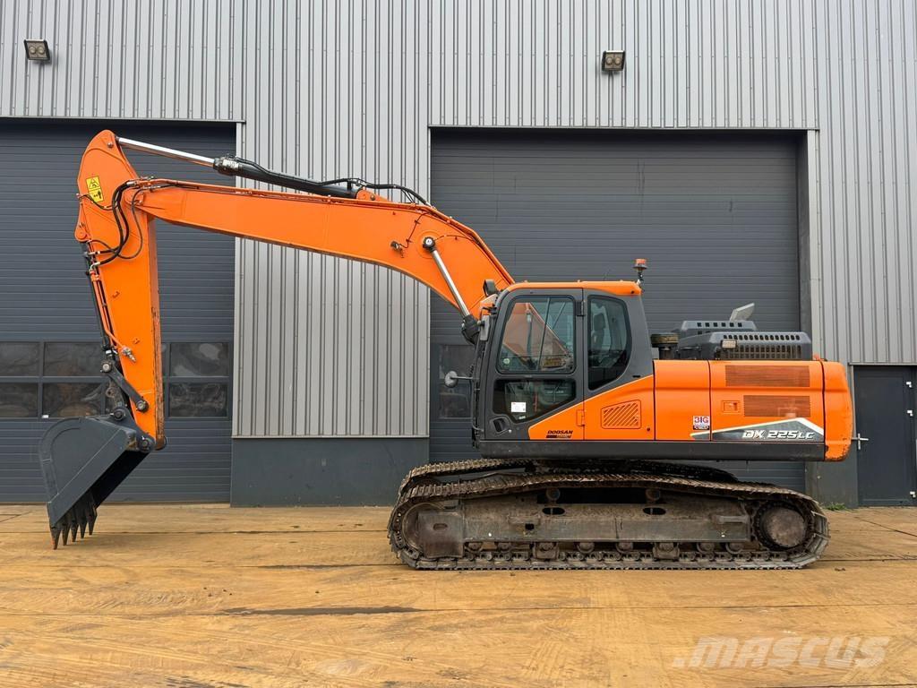Doosan DX225LC-7 Speciális kotrók