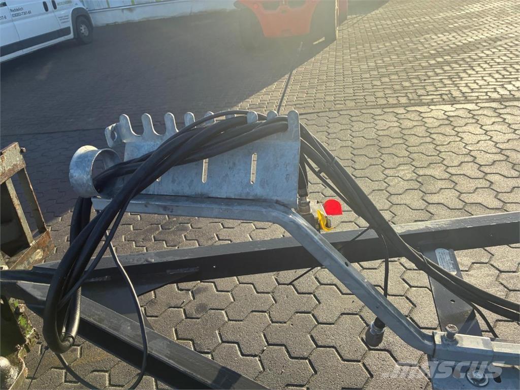 Fliegl DPW 180 B Bálaszállító pótkocsi