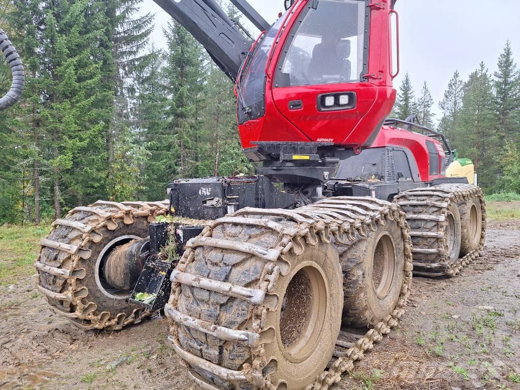 Komatsu 931XC Betakarítók