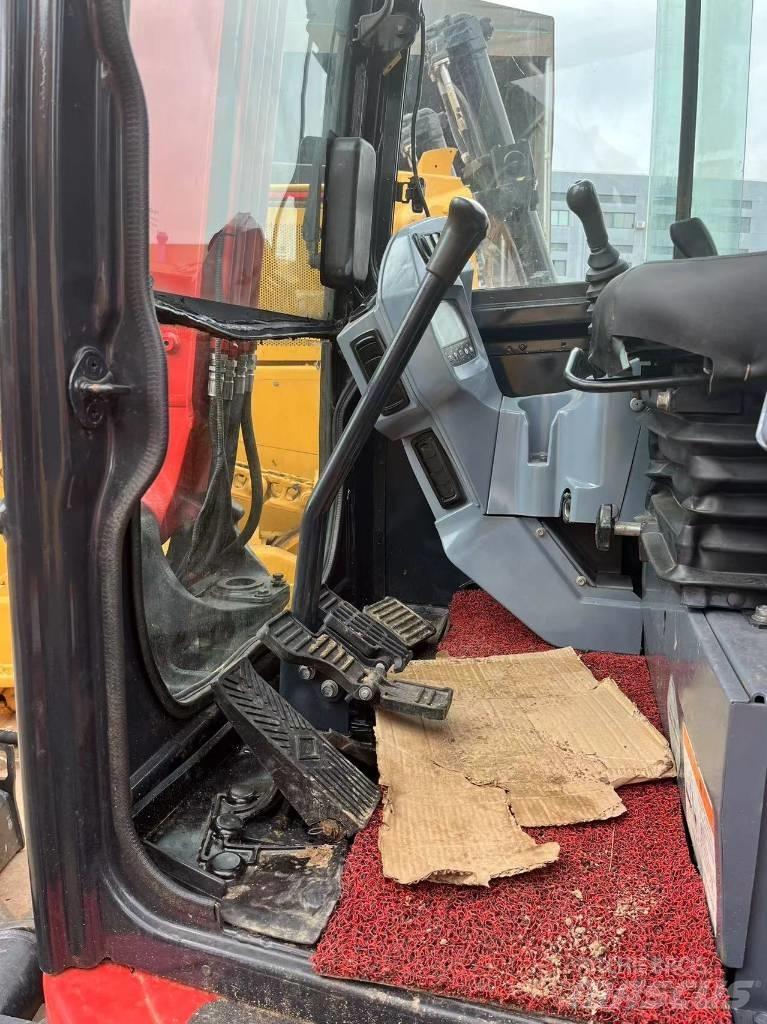 Kubota KX 163 Közepes (midi) kotrók 7 t - 12 t