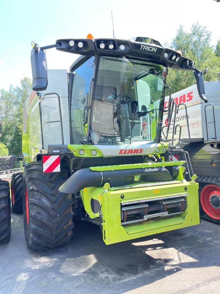 CLAAS TRION 750 Kombájnok