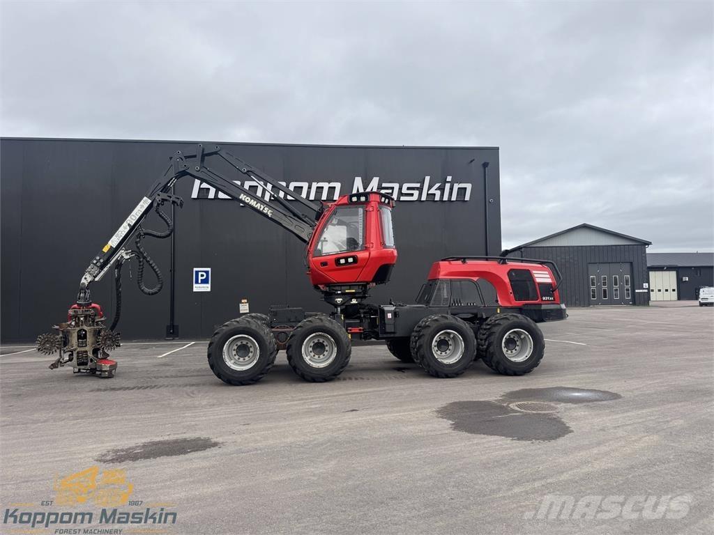 Komatsu 931XC Betakarítók