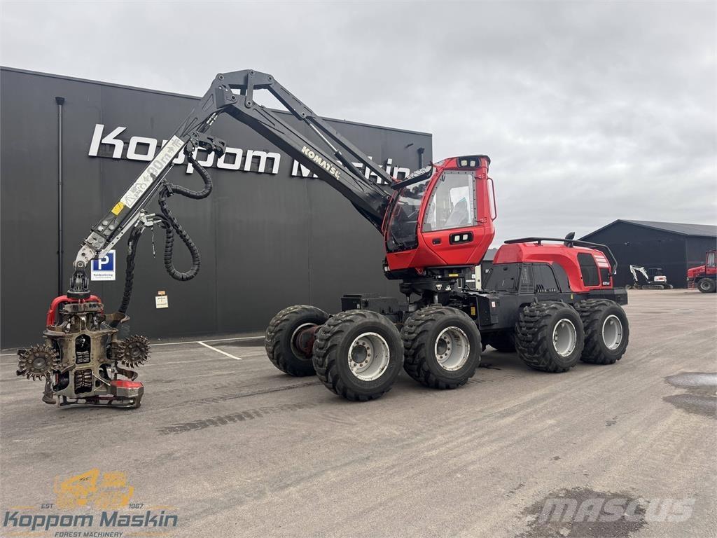 Komatsu 931XC Betakarítók