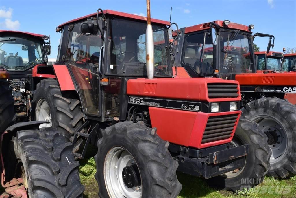 Case IH 844 XL Traktorok