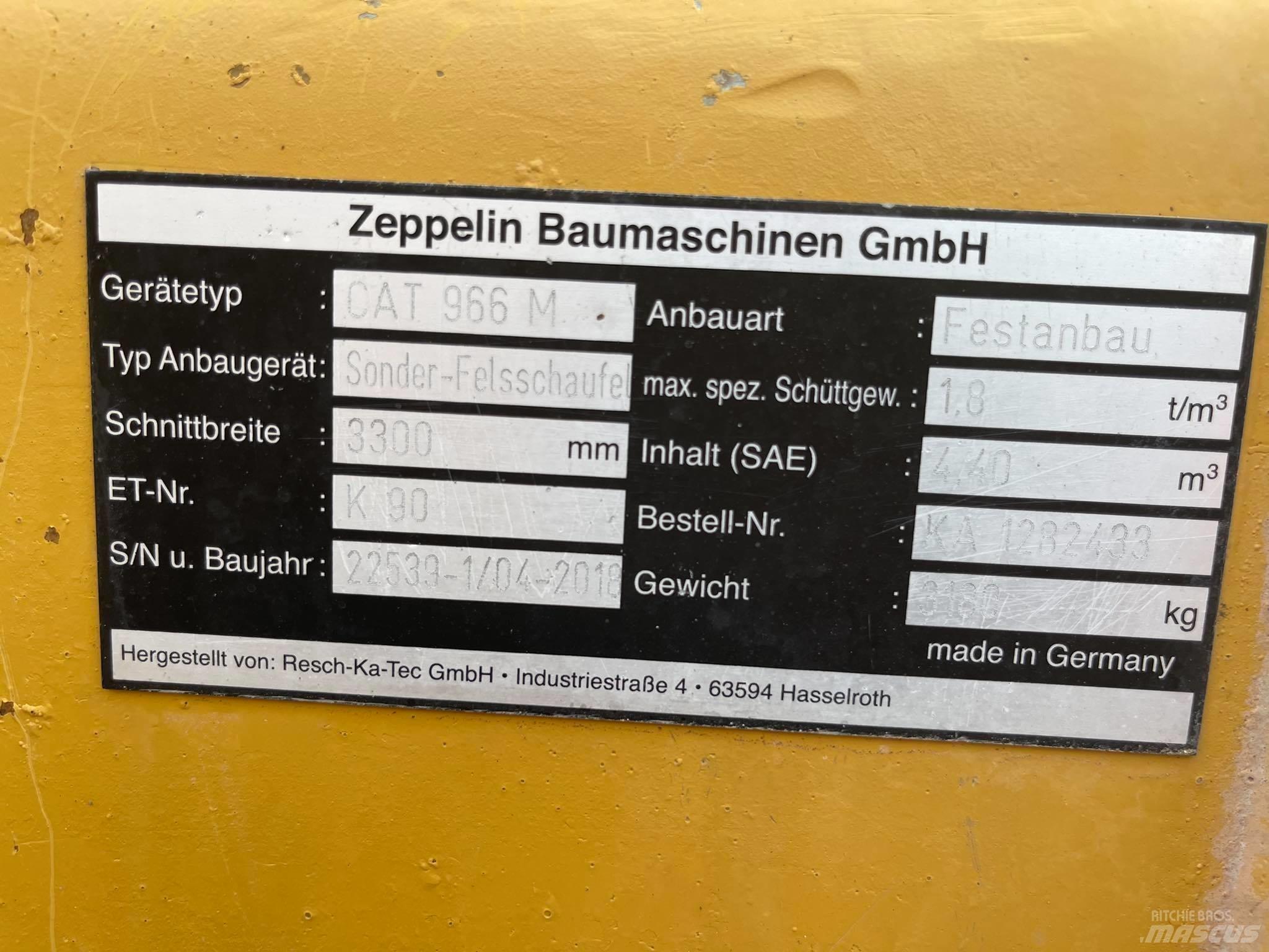CAT 966M Gumikerekes homlokrakodók