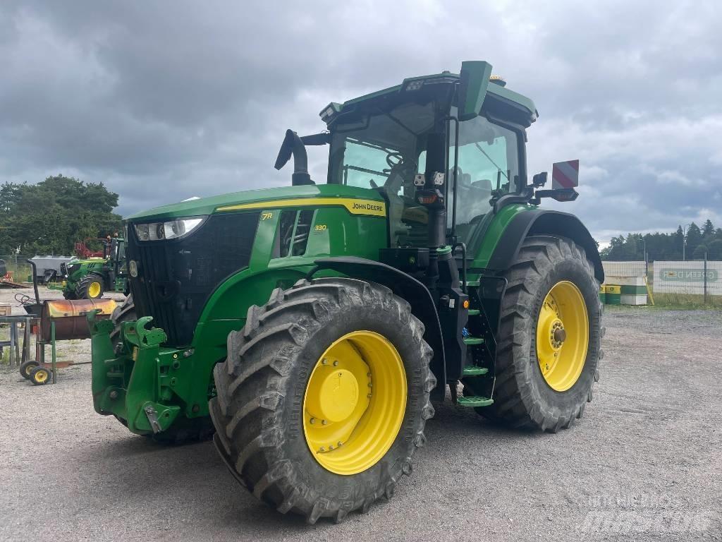 John Deere 7R330 Traktorok