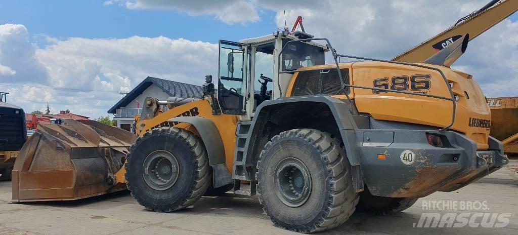Liebherr L 586 Gumikerekes homlokrakodók