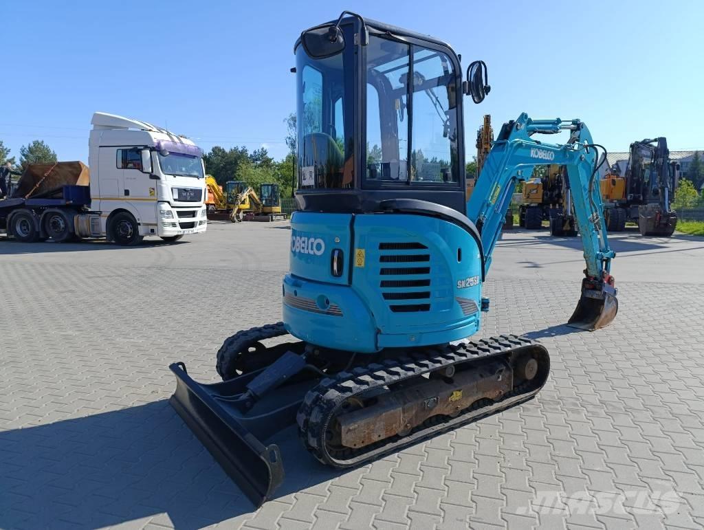 Kobelco SK25SR-6 Mini kotrók < 7t