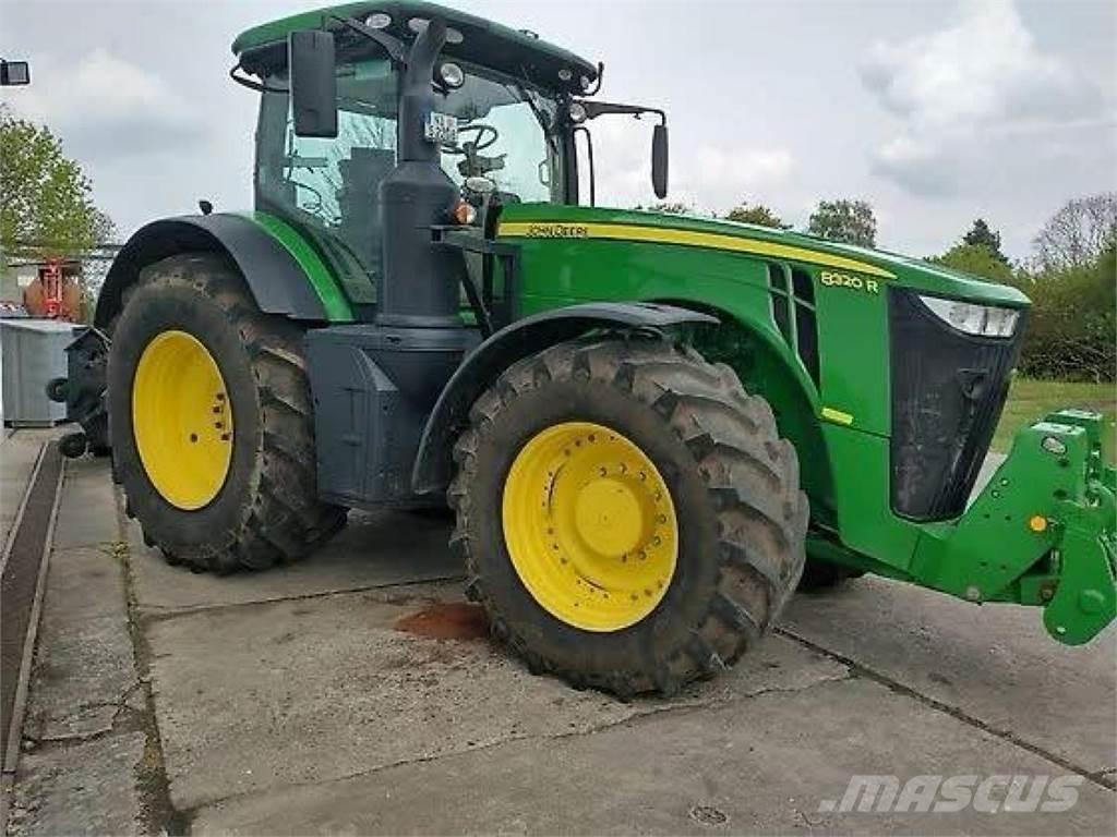 John Deere 8320R Traktorok
