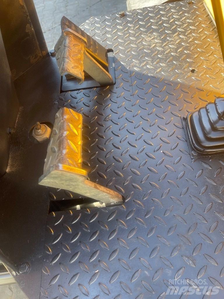 JCB TA 3 S Csuklósdömperek