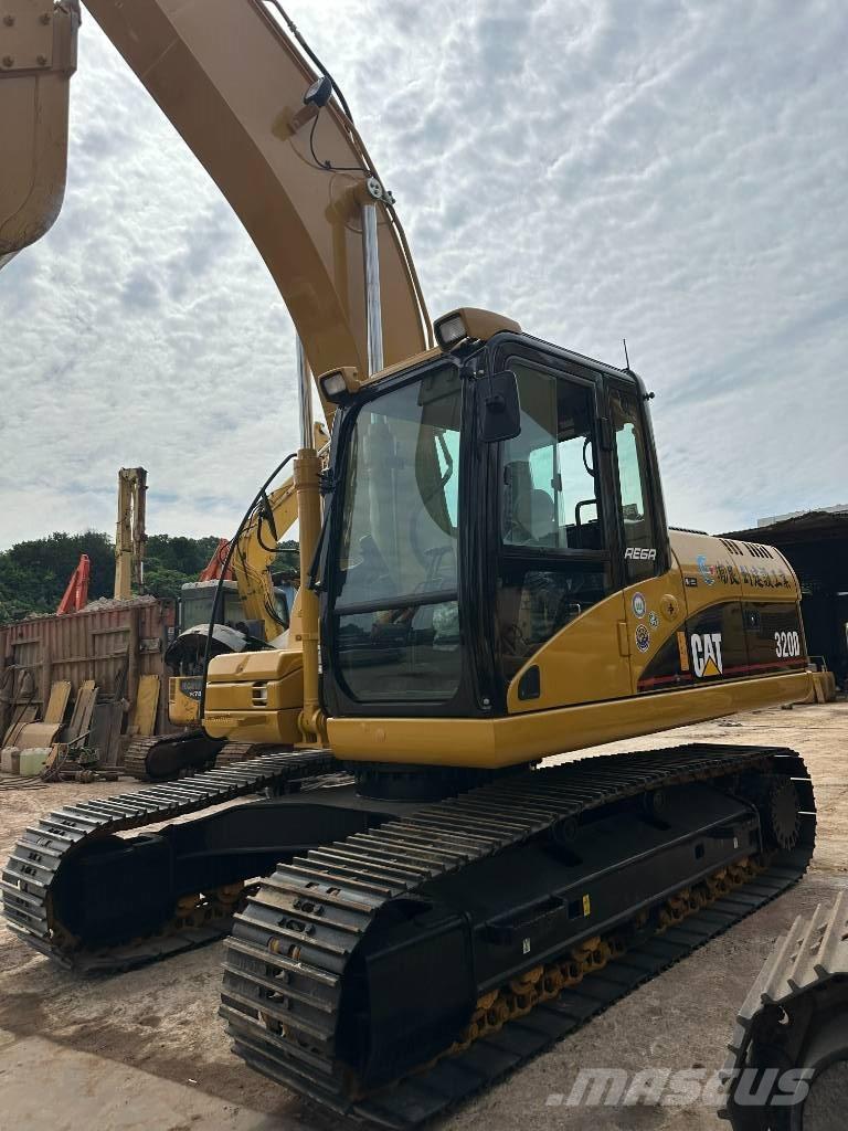 CAT CAT320D Közepes (midi) kotrók 7 t - 12 t