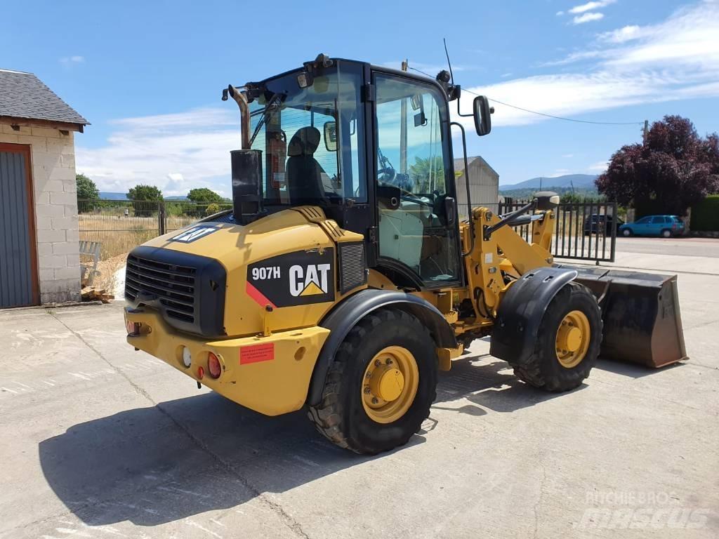CAT 907 H Gumikerekes homlokrakodók