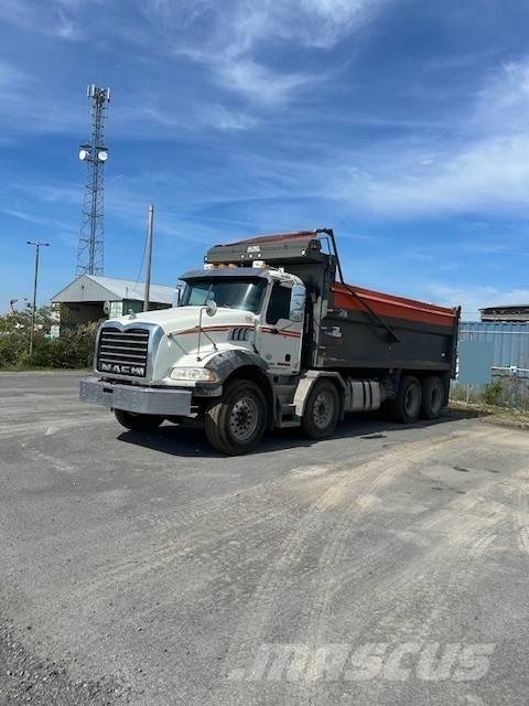 Mack GU813 Billenő teherautók
